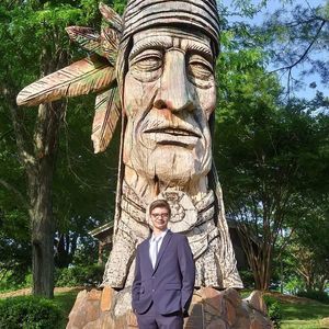 Meet your Posher, Logan